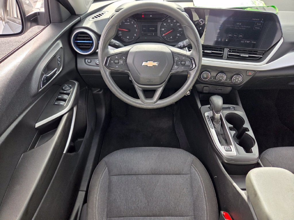 Certified 2024 Chevrolet Trax LS w/ LS Convenience Package FWD image 14