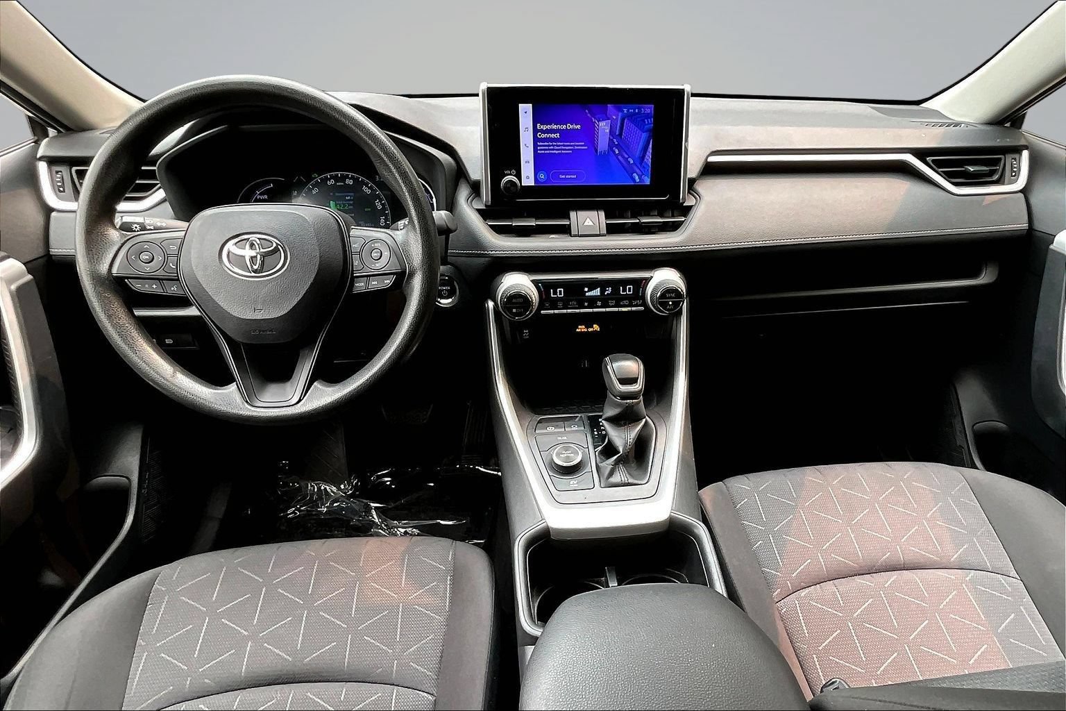 Used 2023 Toyota RAV4 XLE AWD/4WD image 6