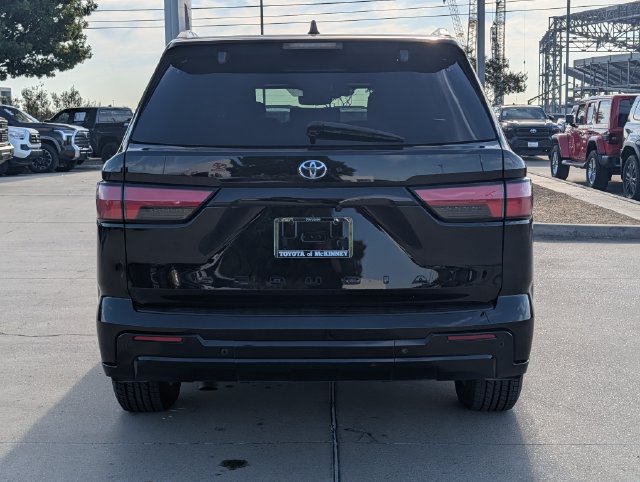 Used 2023 Toyota Sequoia Platinum AWD/4WD image 7