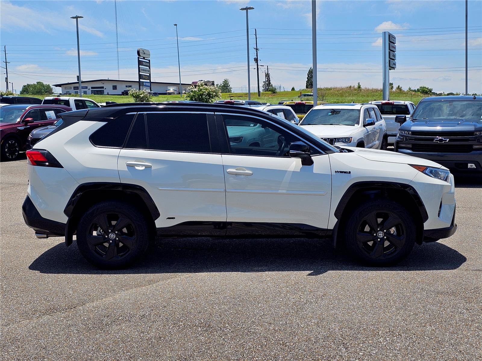 Used 2021 Toyota RAV4 XSE w/ XSE Grade Weather Package AWD/4WD image 7