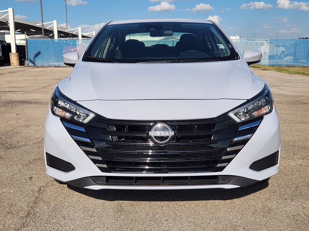 Used 2025 Nissan Versa SV FWD image 2