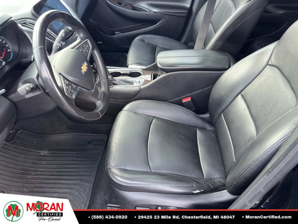 Used 2018 Chevrolet Malibu Premier w/ Premier Sun and Wheel Package FWD image 18