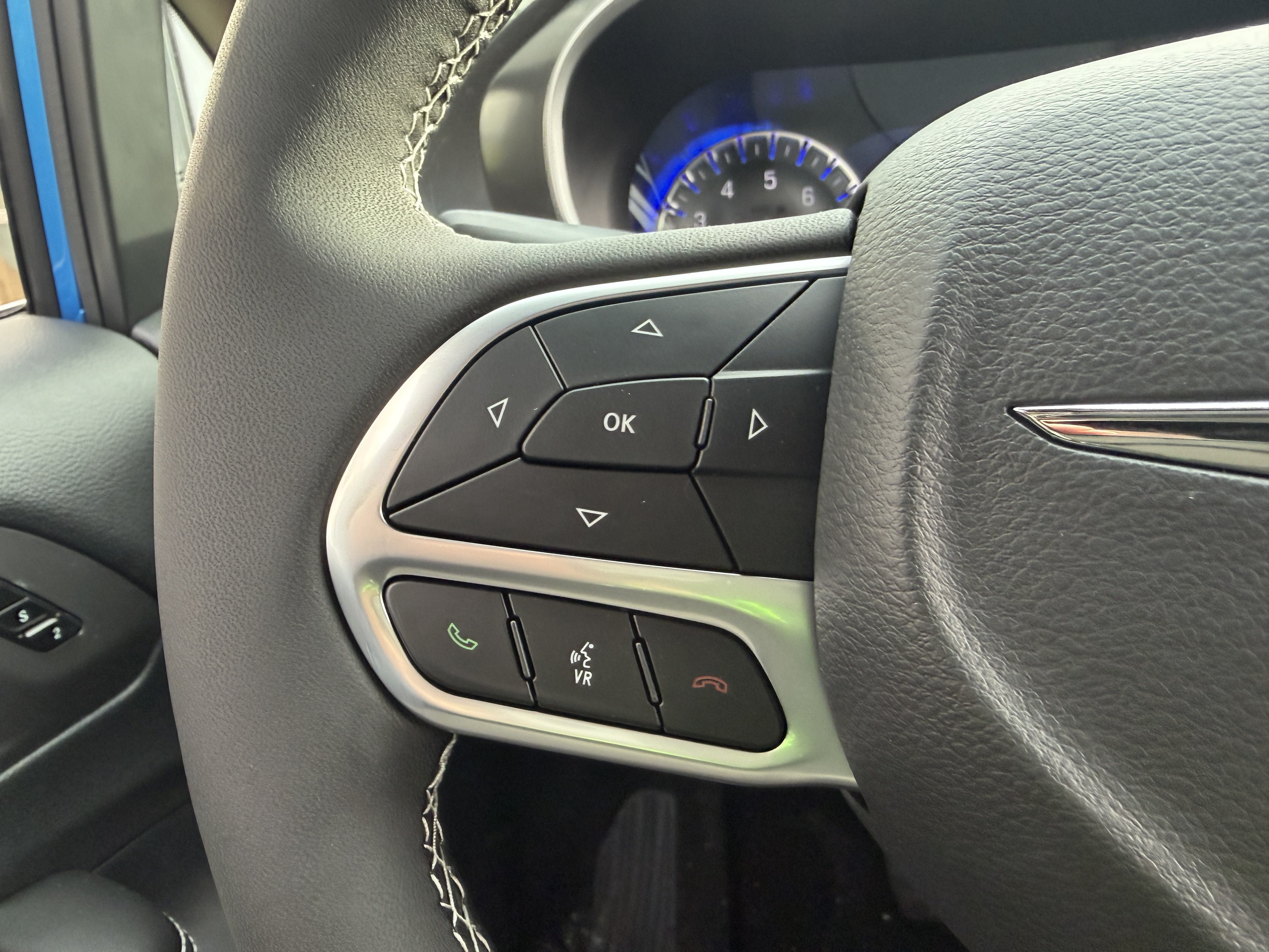 New 2026 Chrysler Pacifica Select AWD/4WD image 38