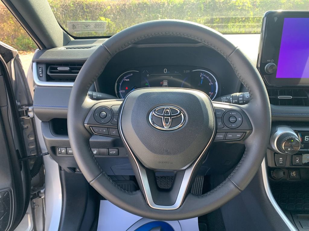Used 2024 Toyota RAV4 XSE w/ Weather Package AWD/4WD image 28