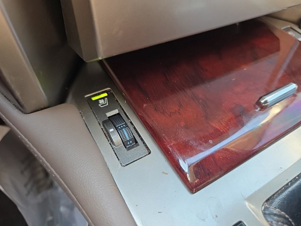 Used 2011 Lexus GX 460 w/ Comfort Plus Pkg image 31