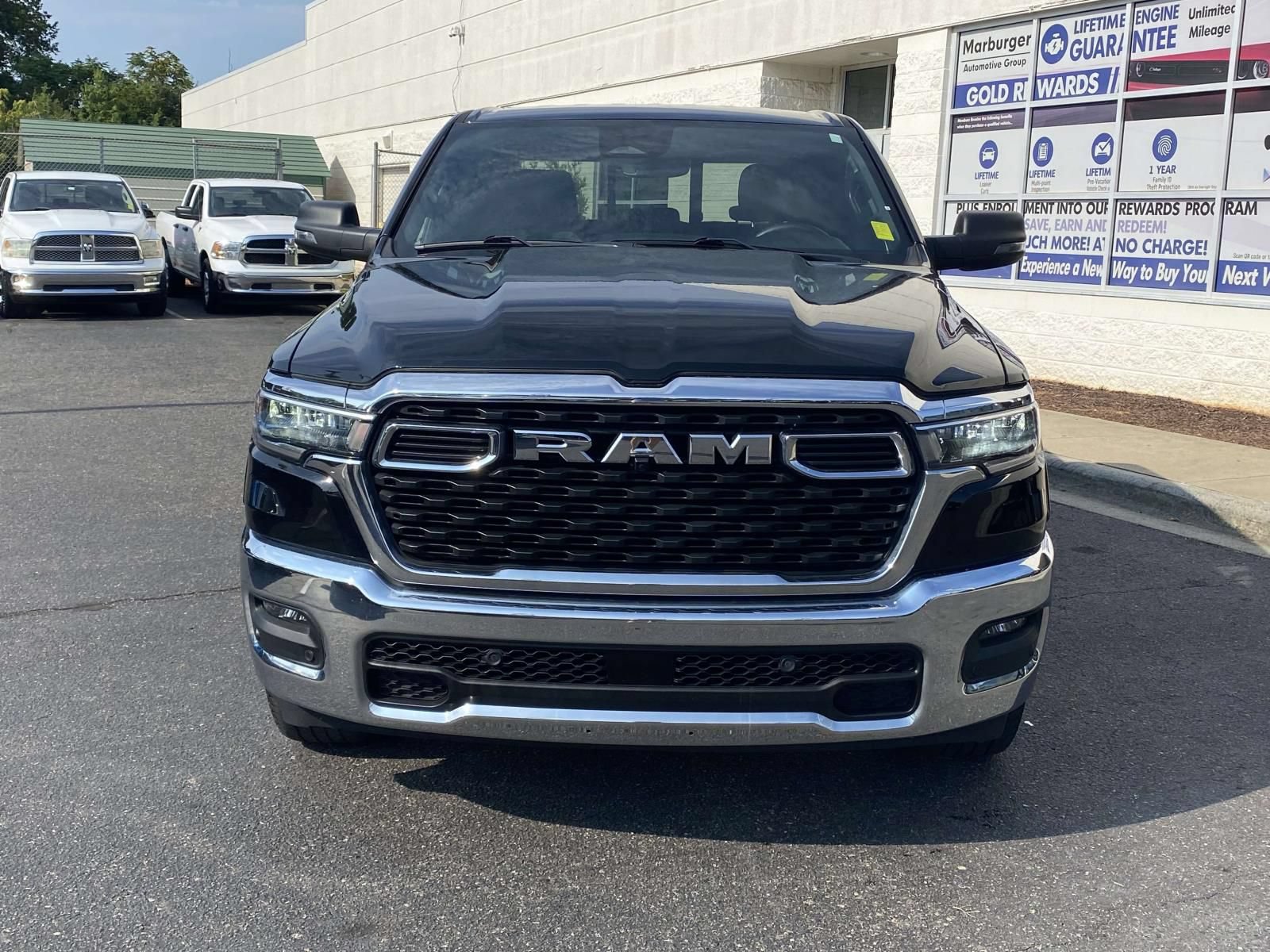 Used 2025 RAM 1500 Big Horn AWD/4WD image 2