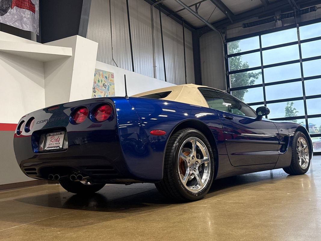 Used 2004 Chevrolet Corvette Convertible w/ Preferred Equipment Group RWD image 53