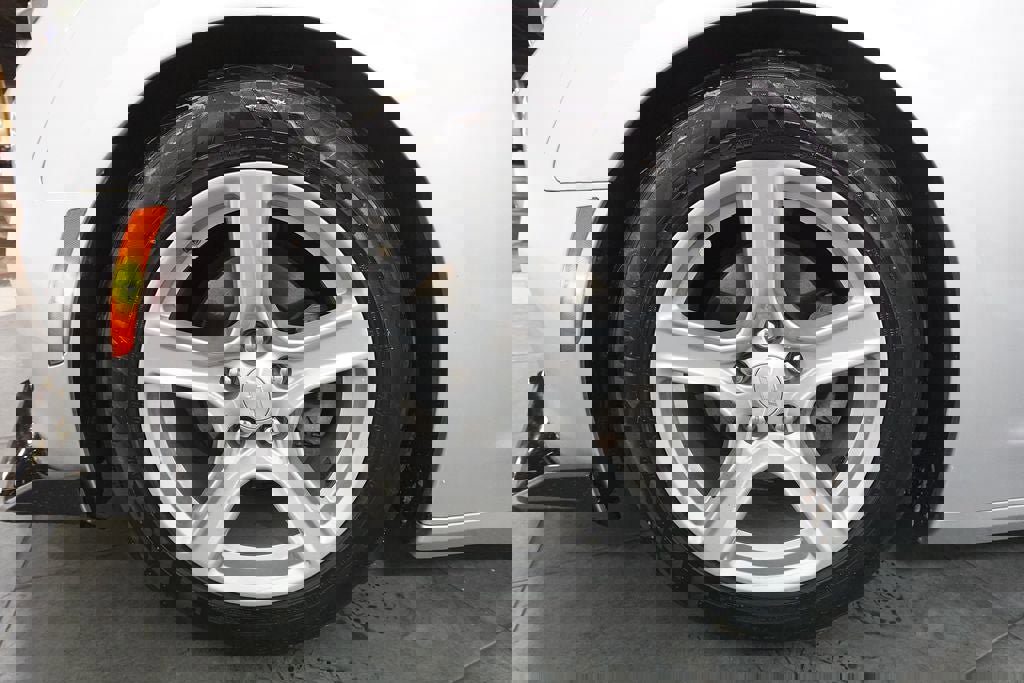 Used 2019 Chevrolet Camaro LT RWD image 28