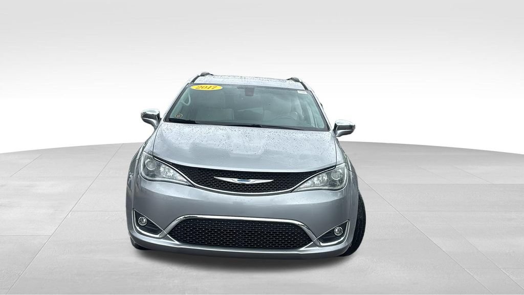 Used 2017 Chrysler Pacifica Limited FWD video 2