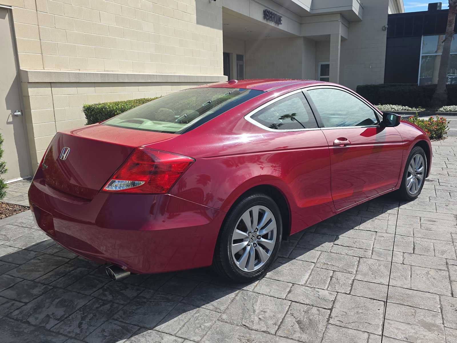 Used 2011 Honda Accord EX-L image 3