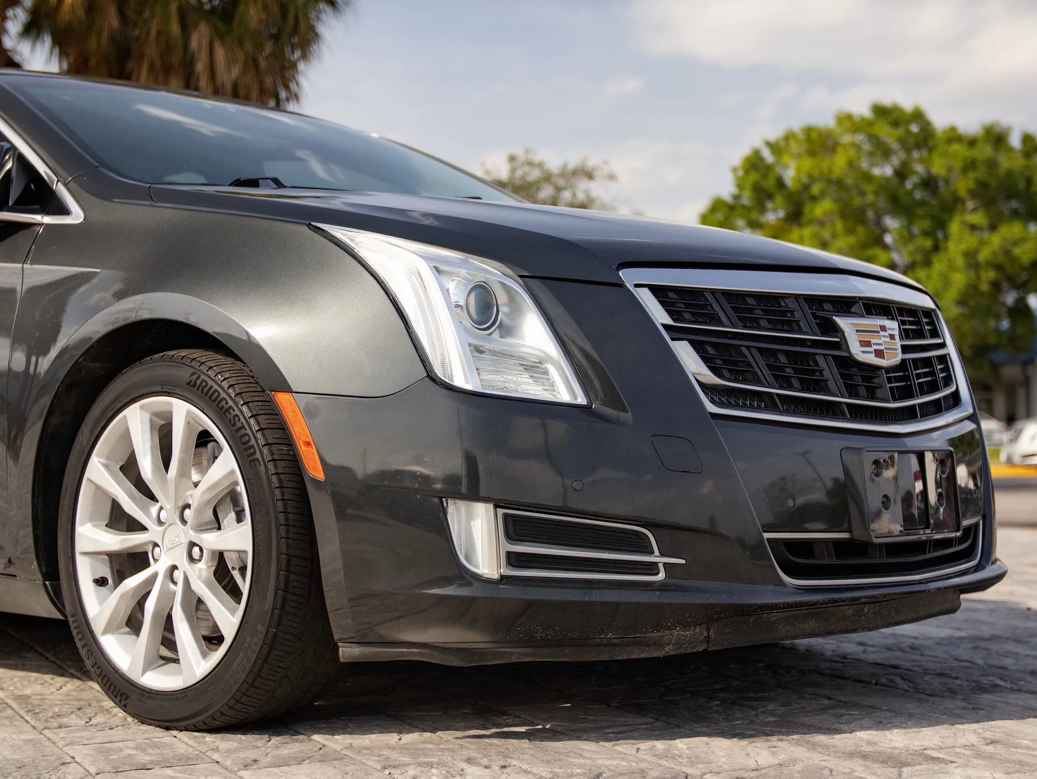 Used 2016 Cadillac XTS Luxury AWD/4WD image 4
