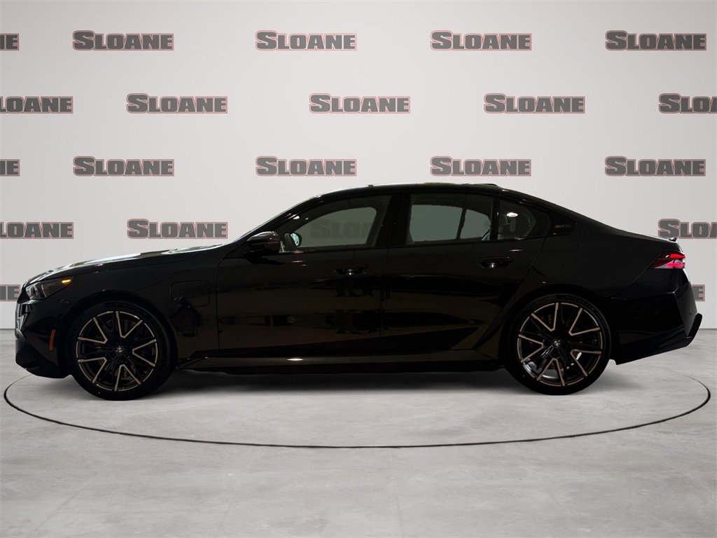 New 2026 BMW M5 image 2