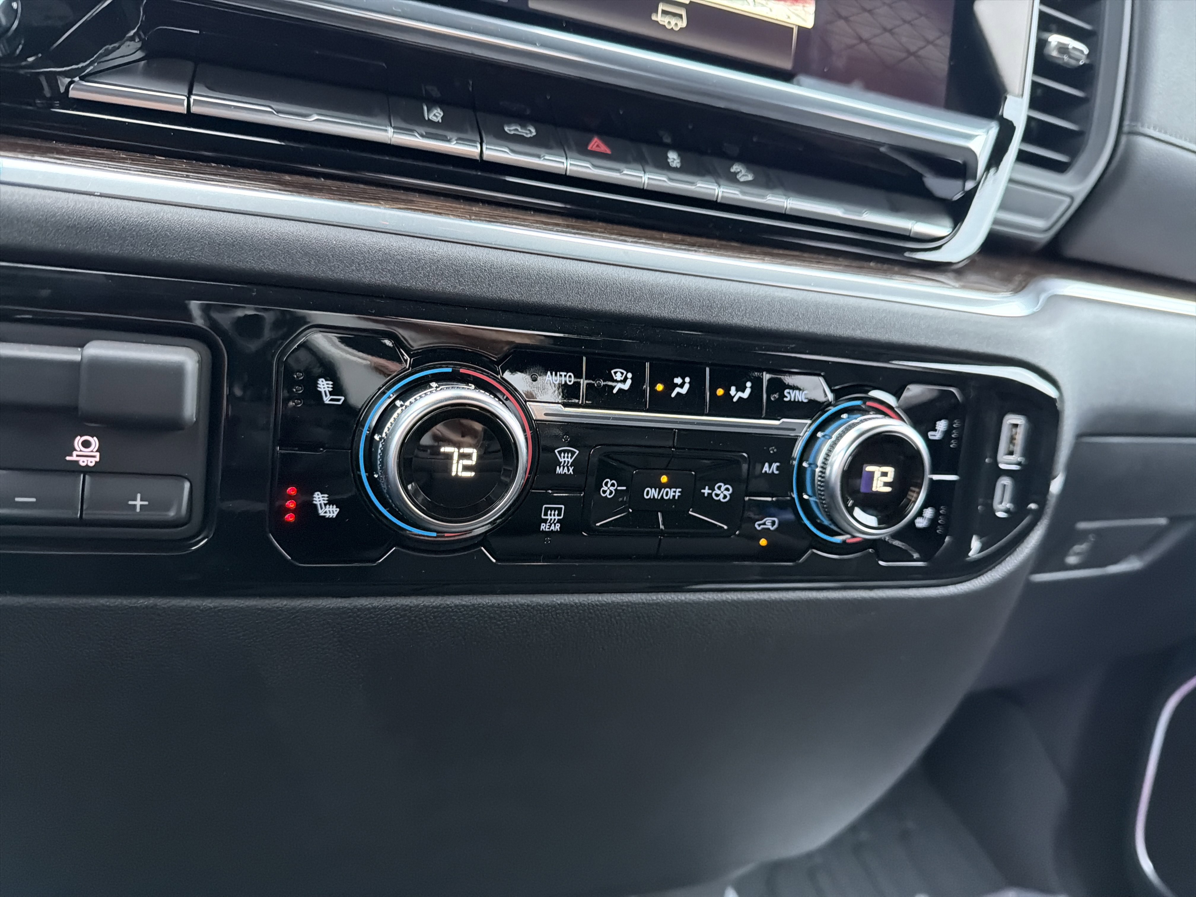 New 2026 GMC Sierra 2500 SLE w/ SLE Value Package; image 21