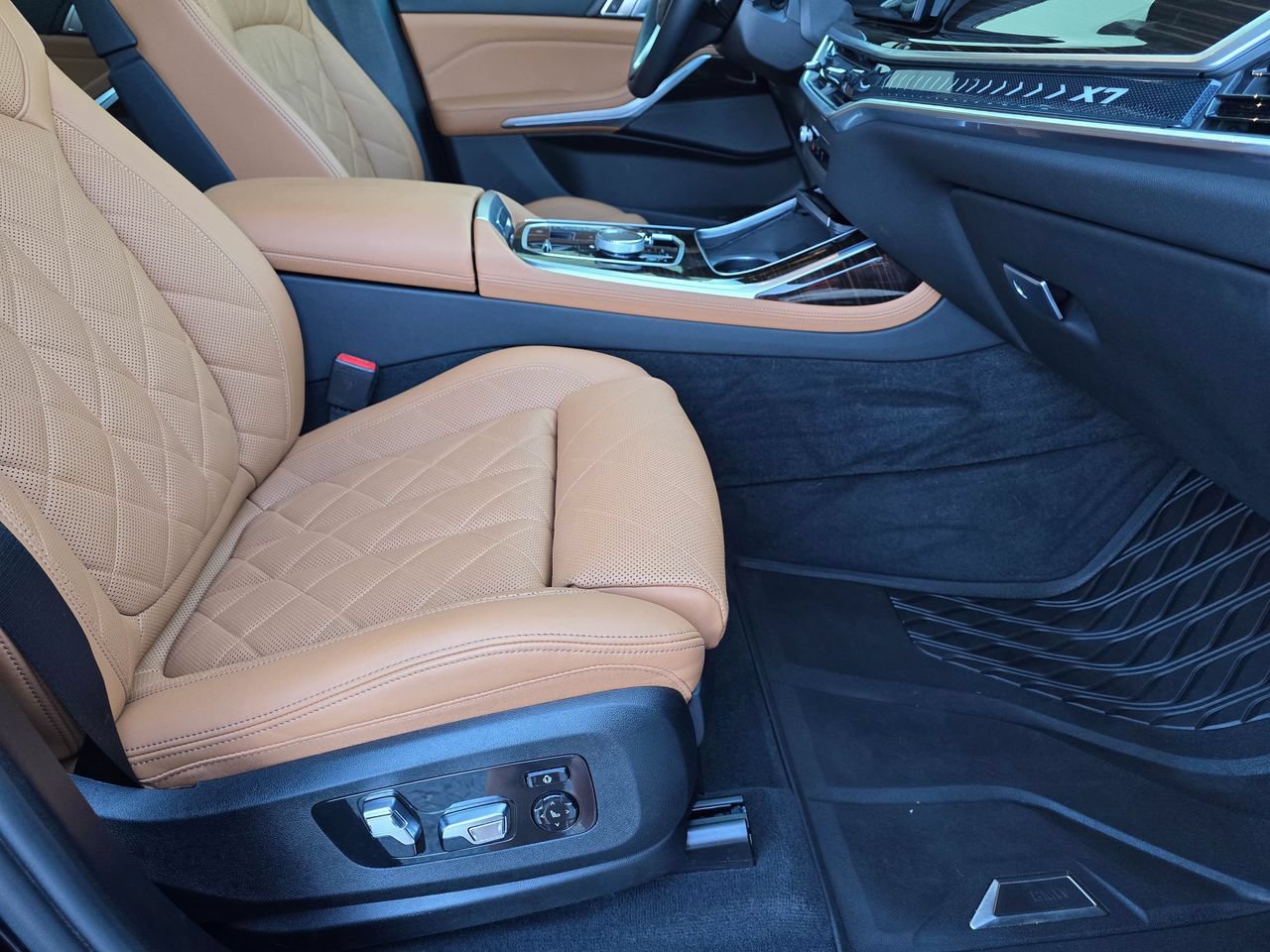 Used 2024 BMW X7 xDrive40i w/ Executive Package AWD/4WD image 46