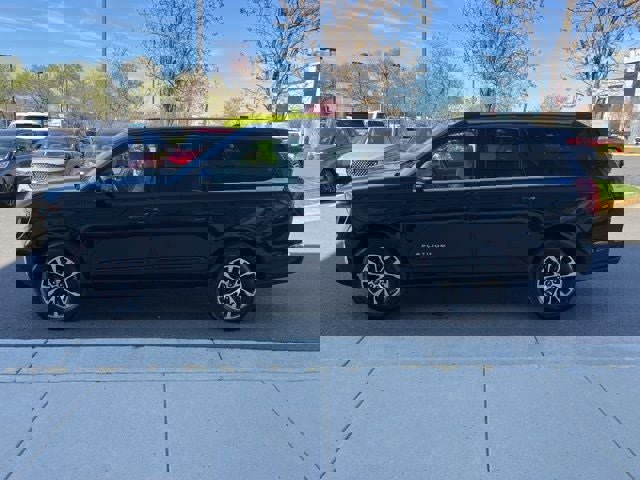 Certified 2025 Ford Expedition Max Platinum image 4