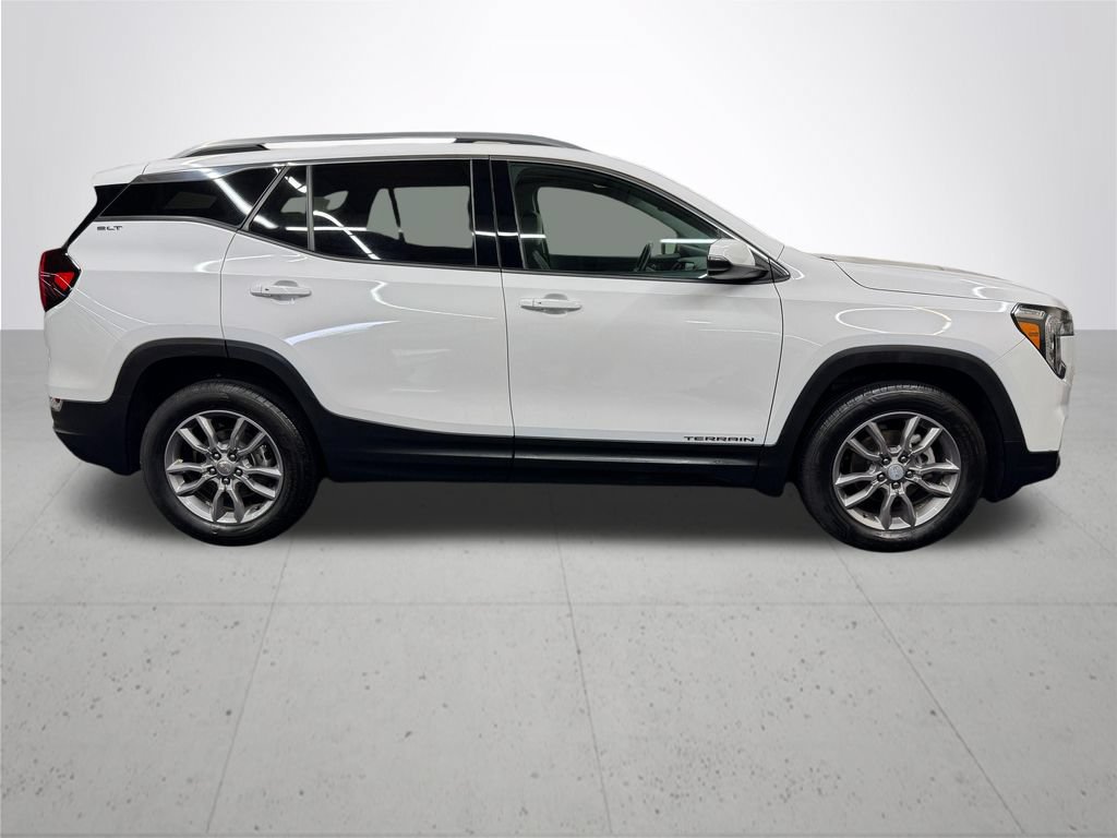 Used 2024 GMC Terrain SLT AWD/4WD image 9