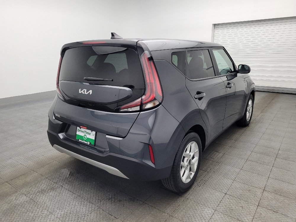 Used 2025 Kia Soul LX image 9