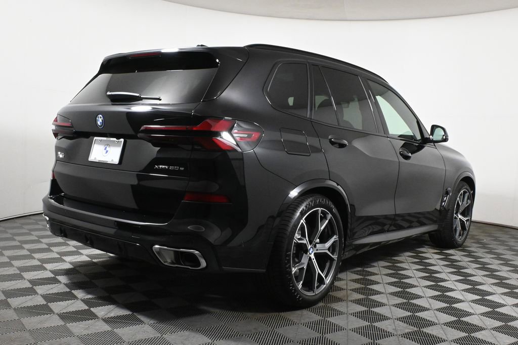 Used 2026 BMW X5 xDrive50e w/ M Sport Package AWD/4WD image 7