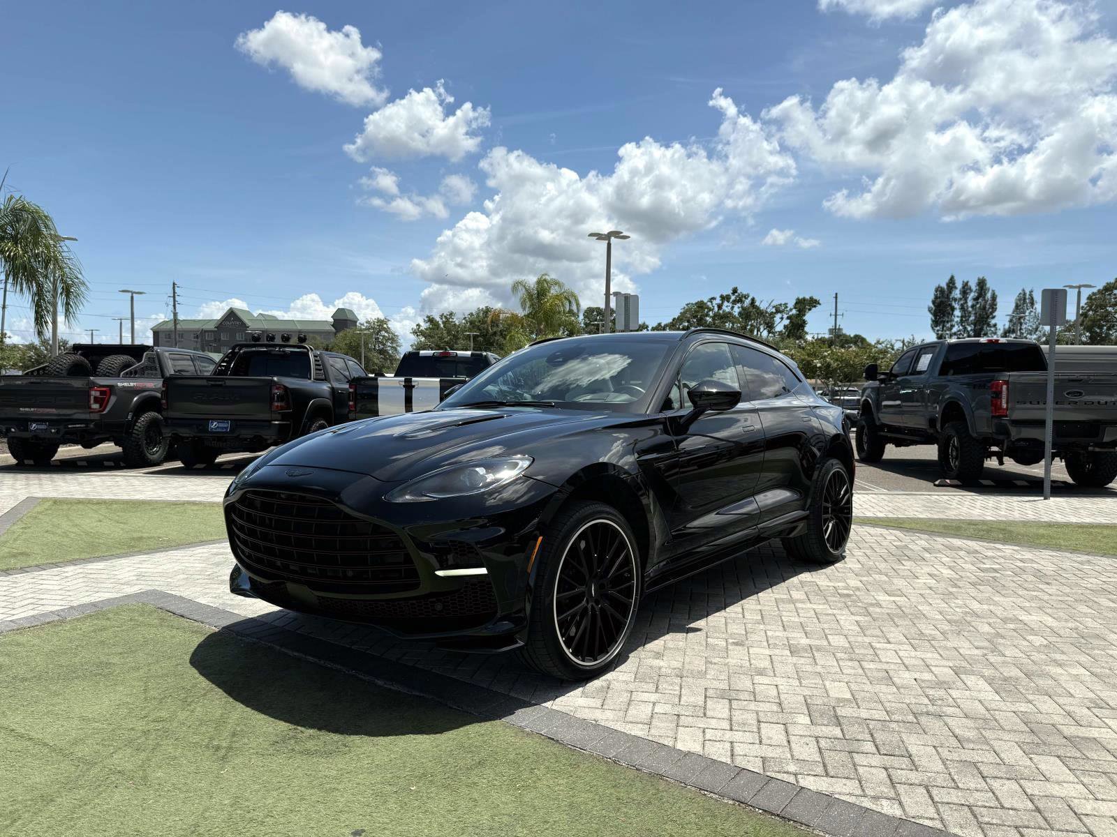 Used 2023 Aston Martin DBX 707 AWD/4WD image 2