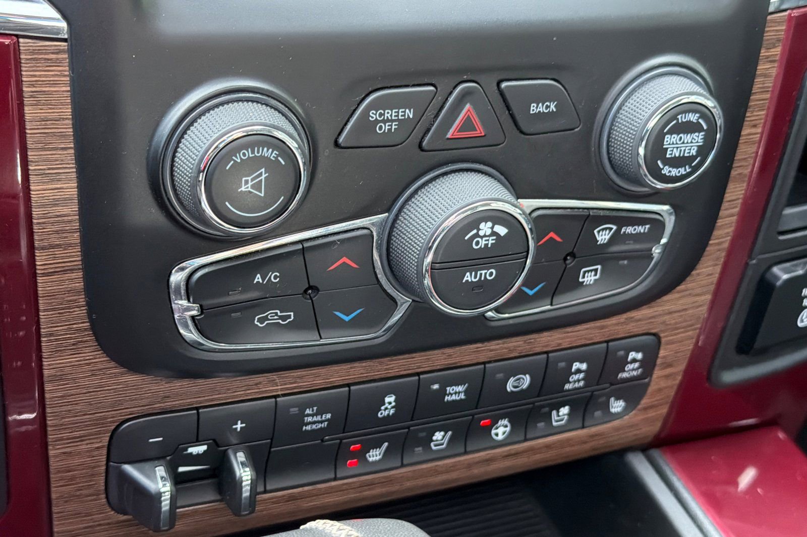 Used 2017 RAM 2500 Laramie w/ Convenience Group image 20