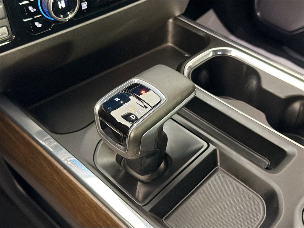 Used 2023 Chevrolet Silverado 1500 High Country w/ Technology Package image 17