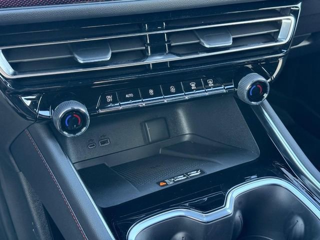 New 2026 Chevrolet Traverse Z71 w/ LPO, Floor Liner Package AWD/4WD image 14