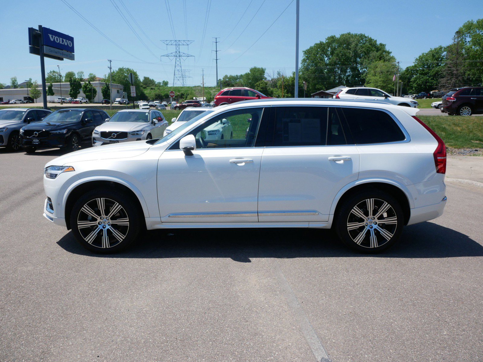 Used 2025 Volvo XC90 B6 Plus w/ Protection Package Premier AWD/4WD image 4