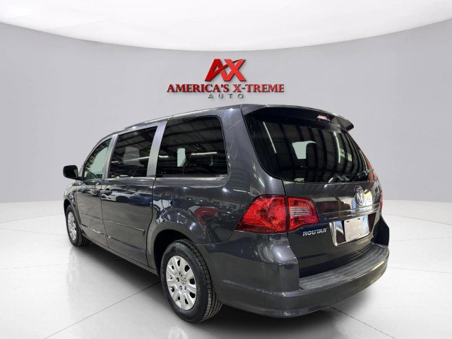 Used 2012 Volkswagen Routan S image 4