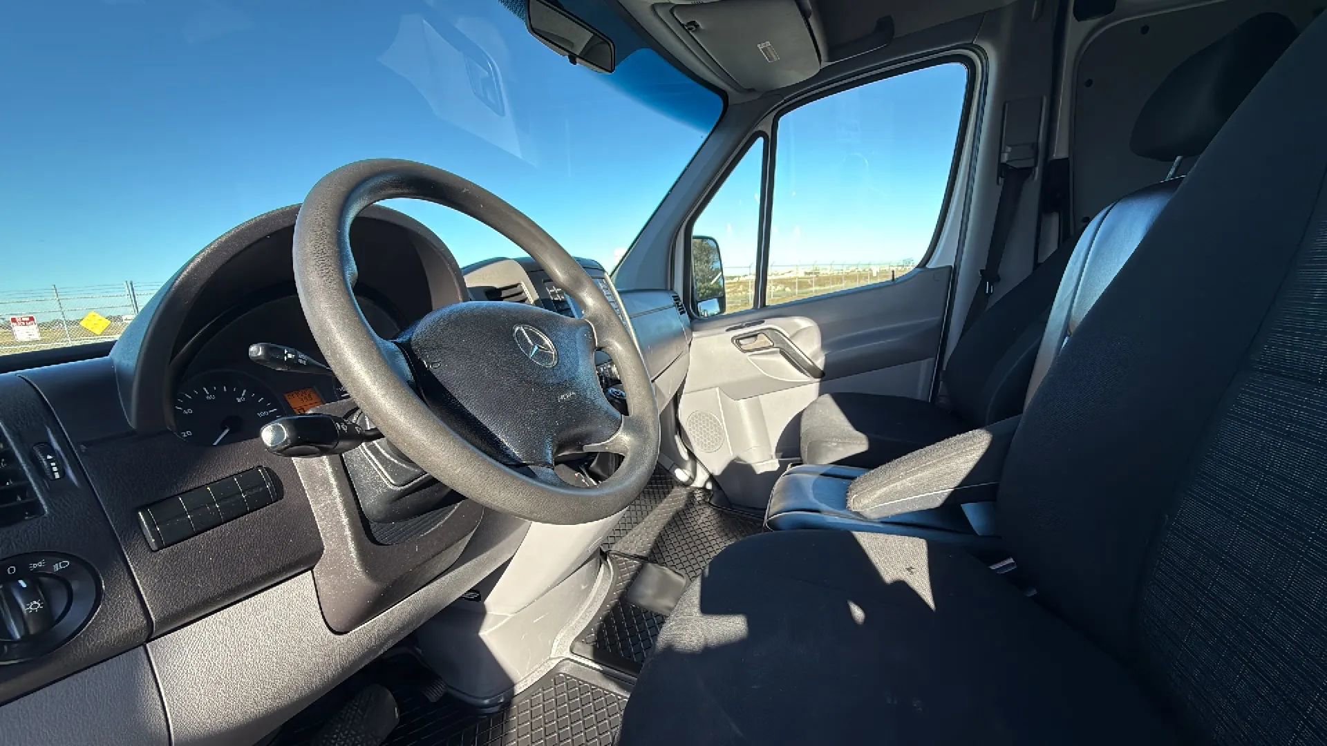 Used 2017 Mercedes-Benz Sprinter 2500 image 11