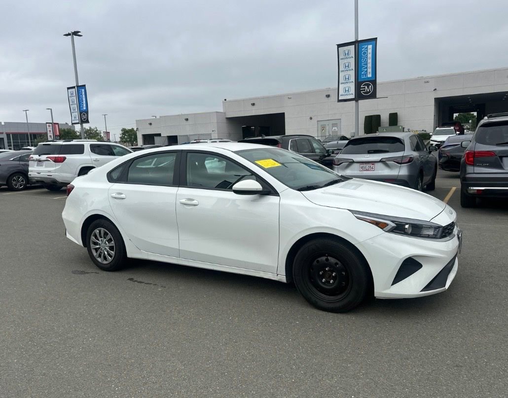 Used 2024 Kia Forte LX FWD image 2