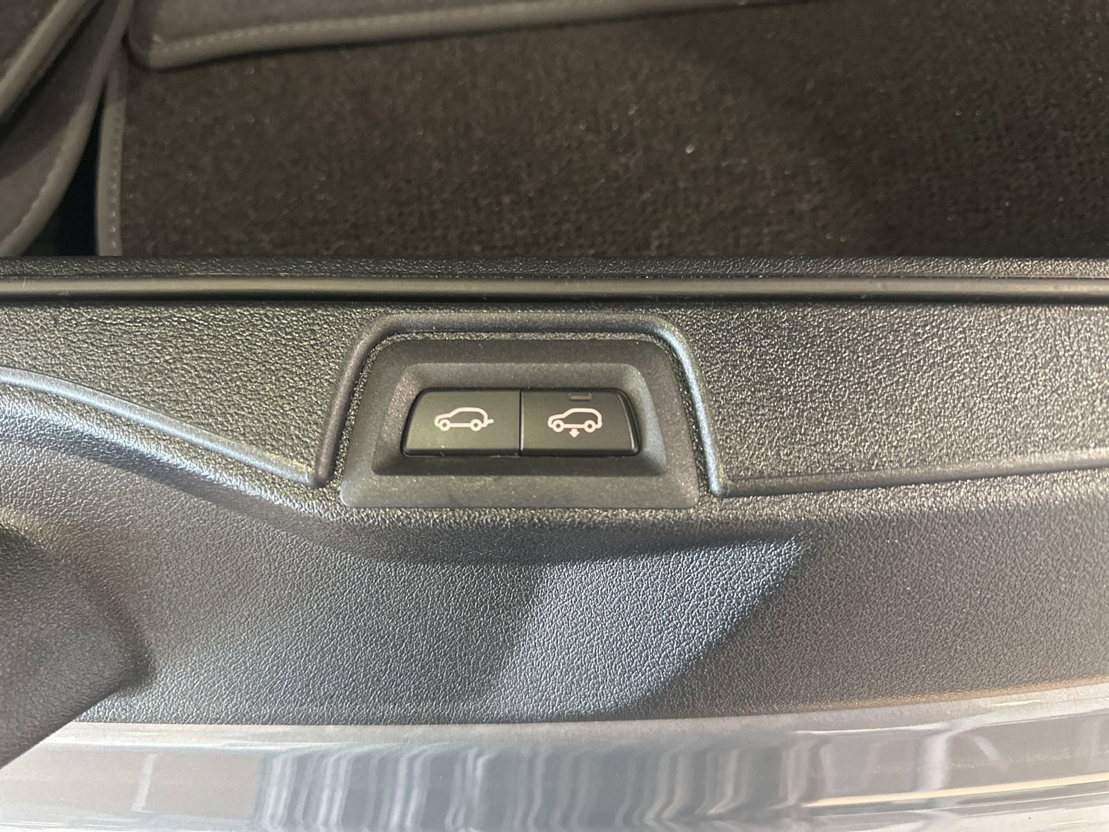 Certified 2023 BMW X7 xDrive40i w/ Premium Package image 15