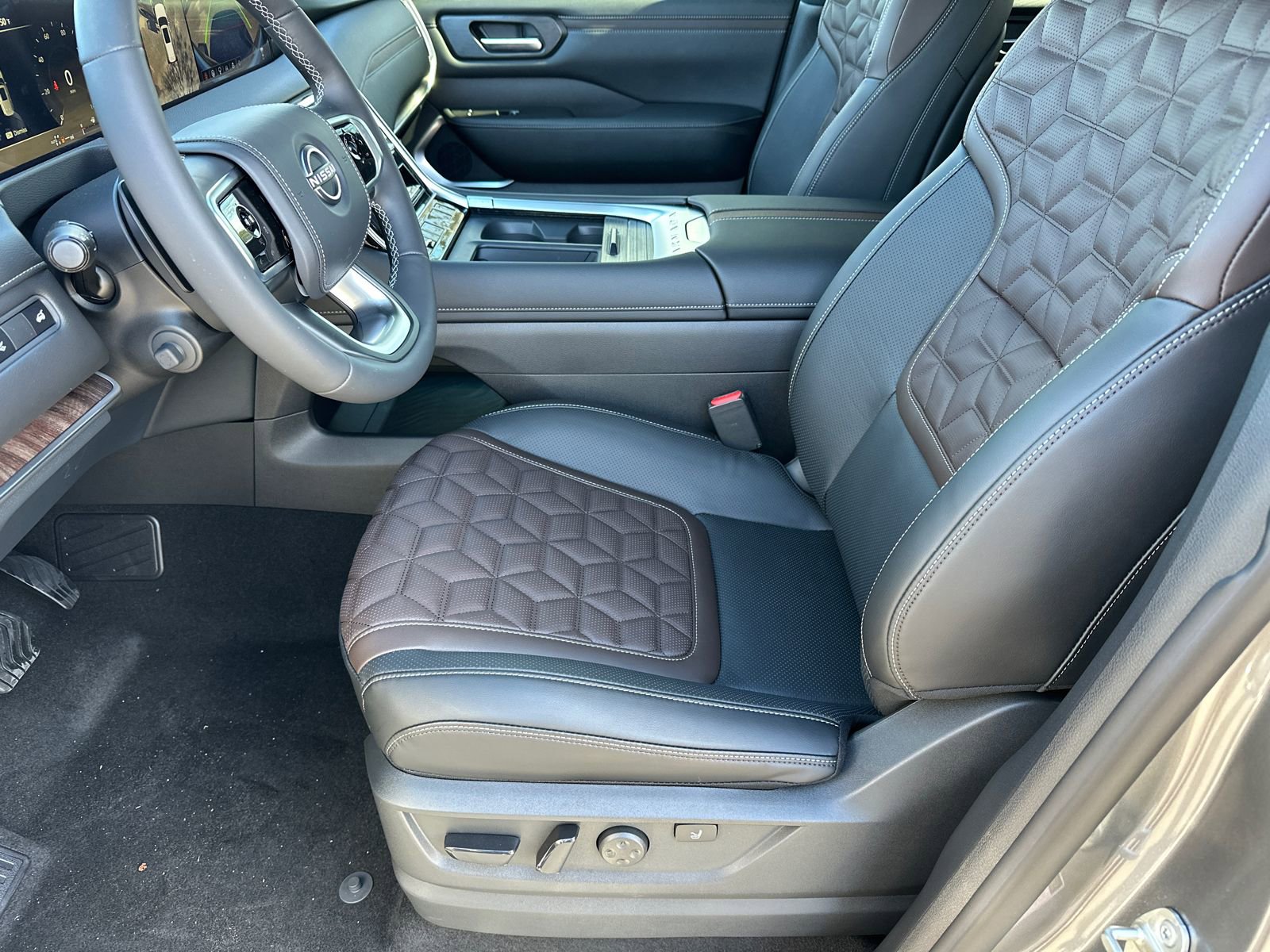 New 2026 Nissan Armada Platinum Reserve image 9
