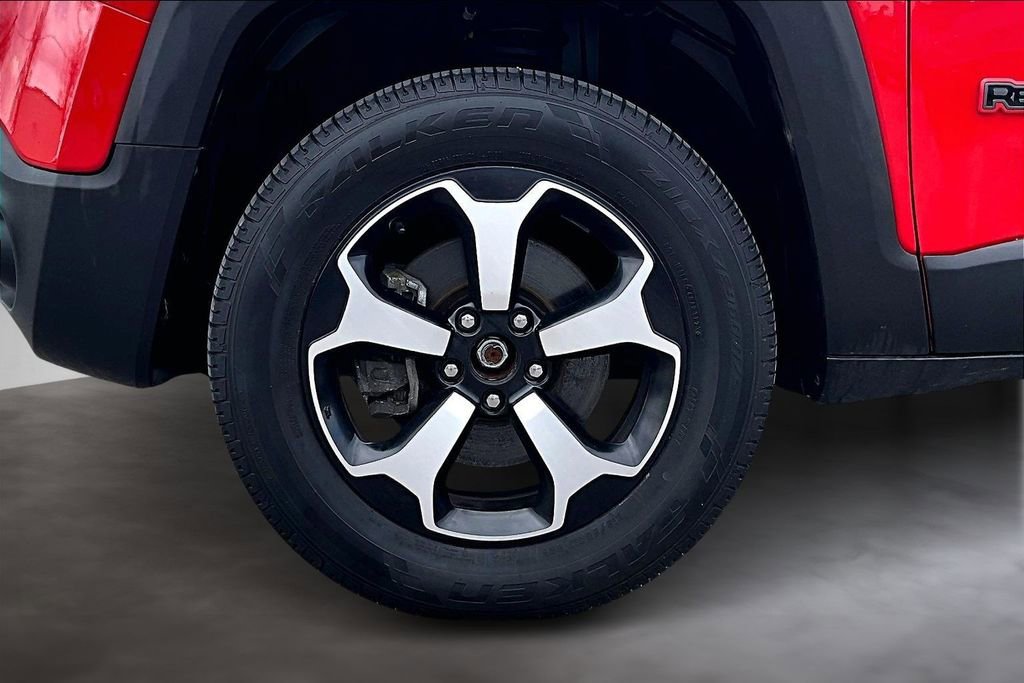 Used 2019 Jeep Renegade Trailhawk w/ UConnect 8.4 Nav Group AWD/4WD image 10