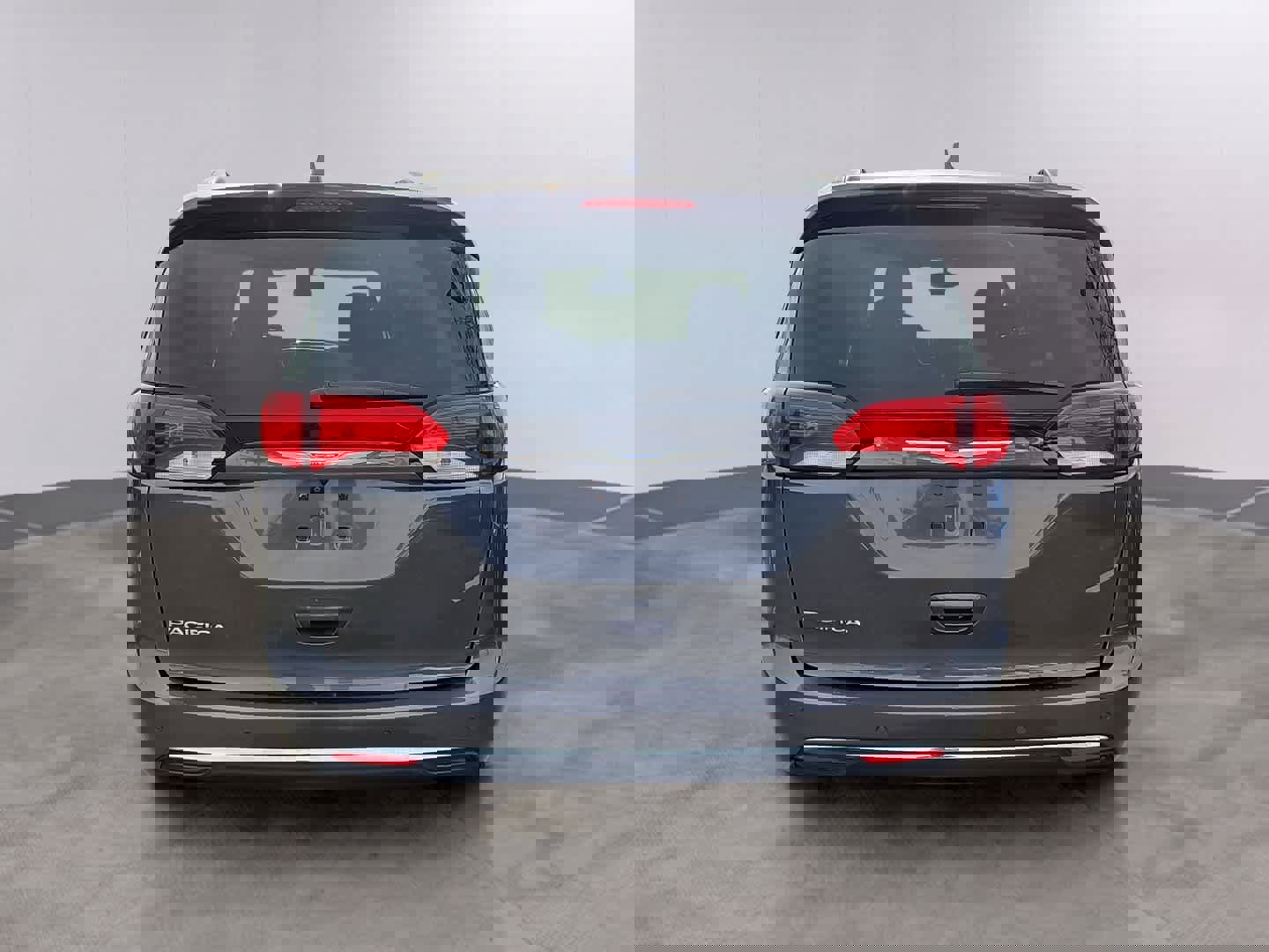 Used 2017 Chrysler Pacifica Touring-L image 5