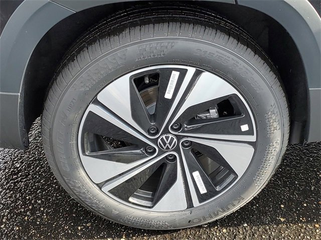 New 2026 Volkswagen Taos SE image 5