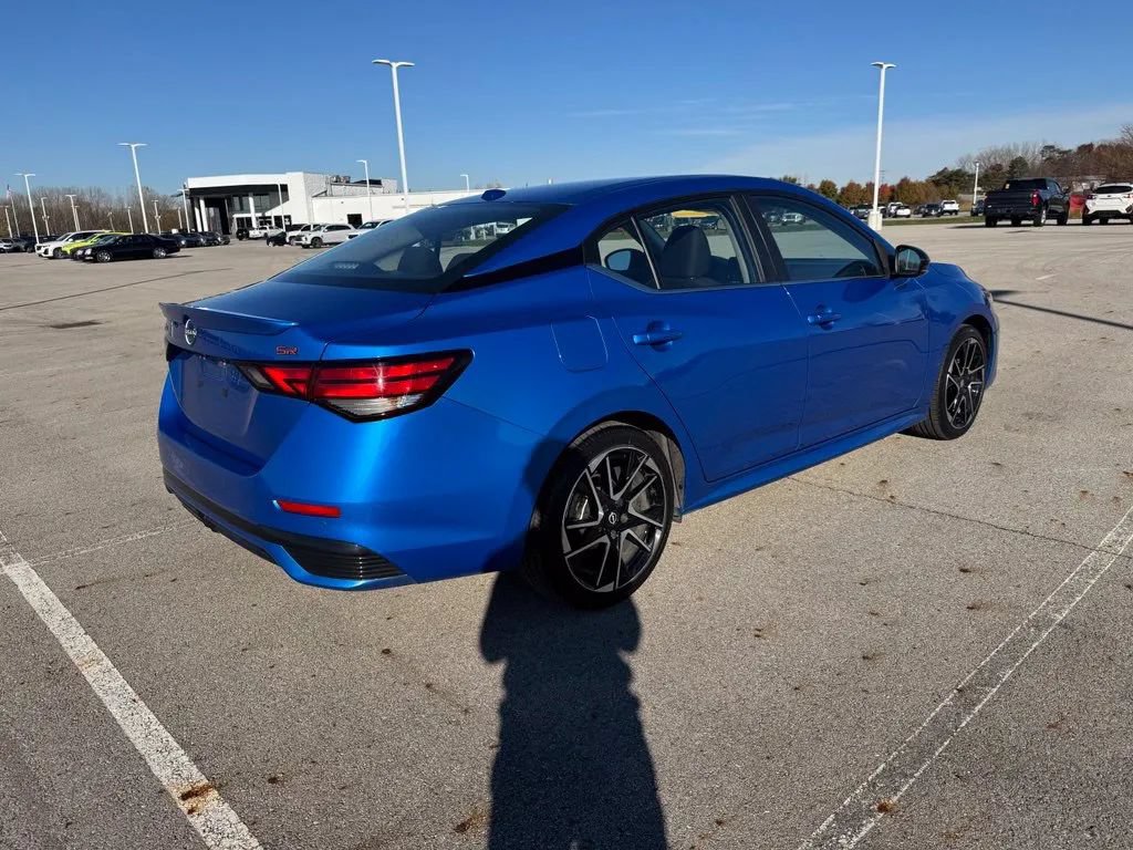 Used 2025 Nissan Sentra SR FWD image 7