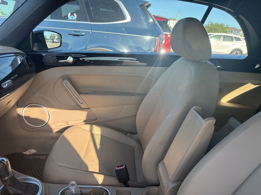 Used 2014 Volkswagen Beetle TDI image 11