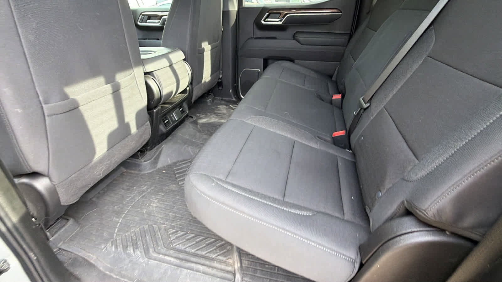 Used 2025 Chevrolet Silverado 1500 LT image 17