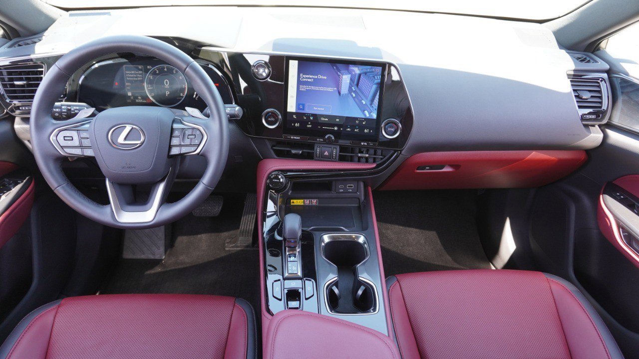 Used 2025 Lexus NX 250 FWD w/ Accessory Package (Z1) image 27