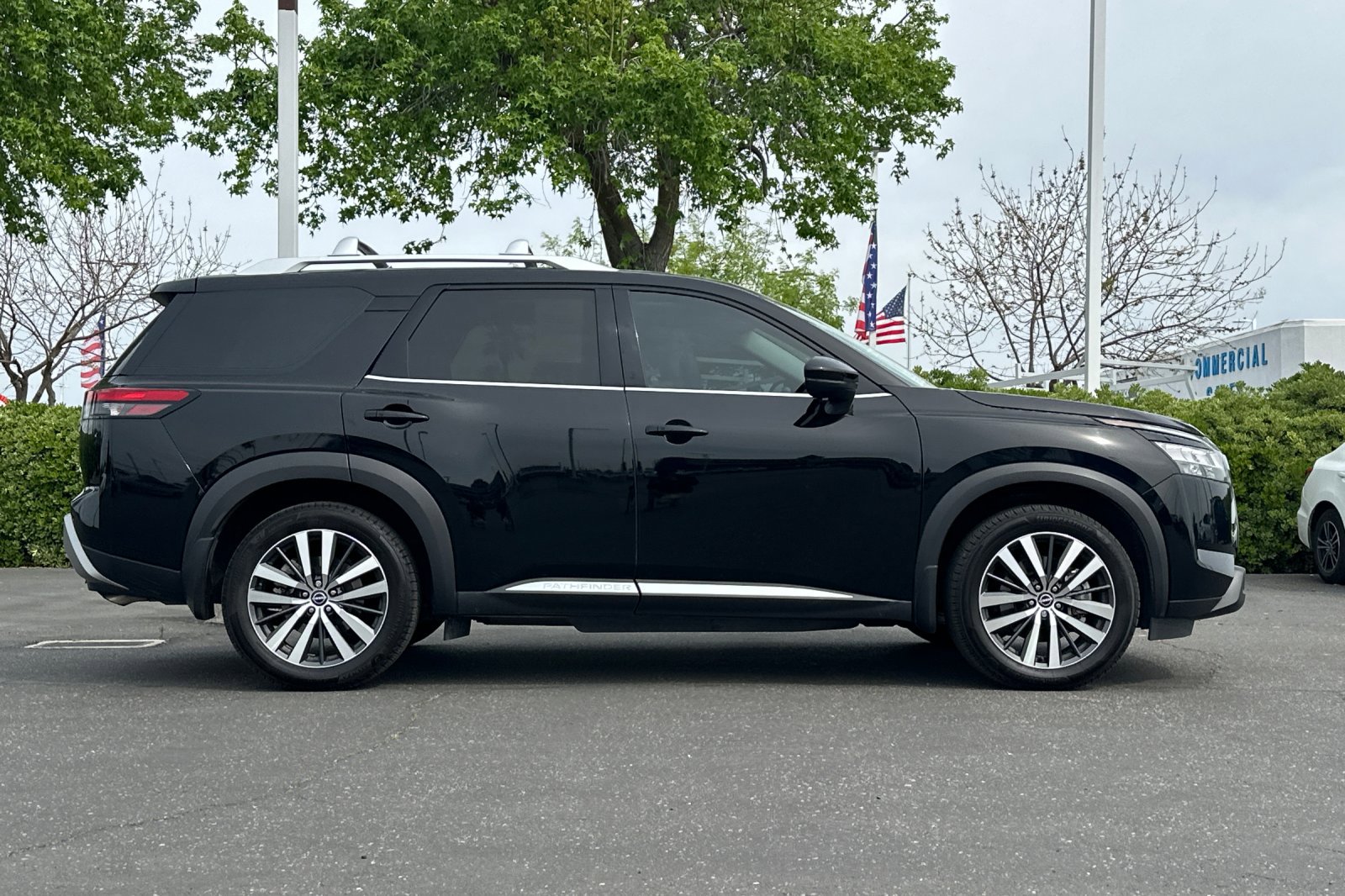 Certified 2022 Nissan Pathfinder Platinum w/ Cargo Package image 3