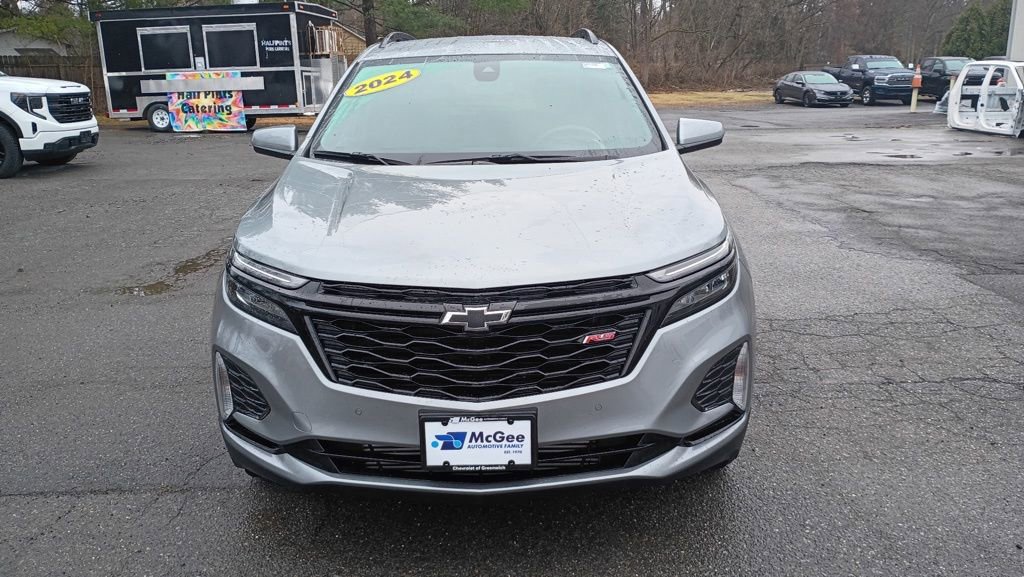 Used 2024 Chevrolet Equinox RS AWD/4WD image 2
