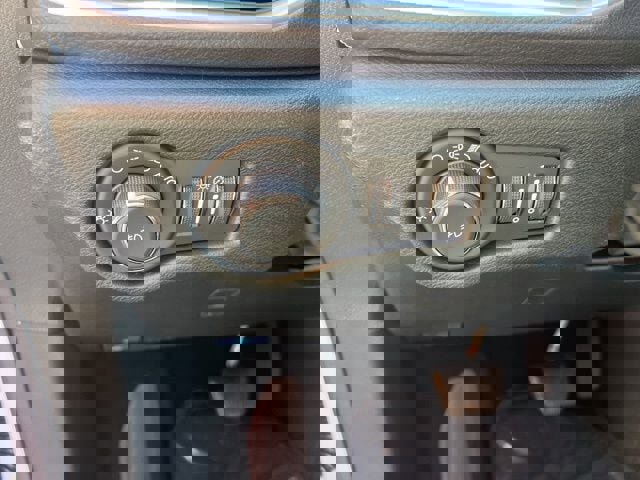 New 2026 Chrysler Pacifica Limited w/ Uconnect Theater Family Group image 8