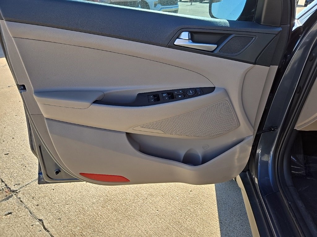 Used 2020 Hyundai Tucson SE image 12