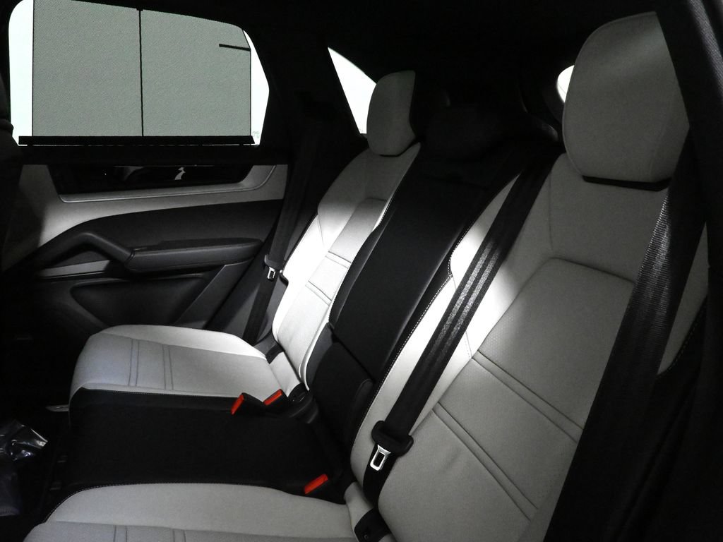 Used 2026 Porsche Cayenne S AWD/4WD image 37