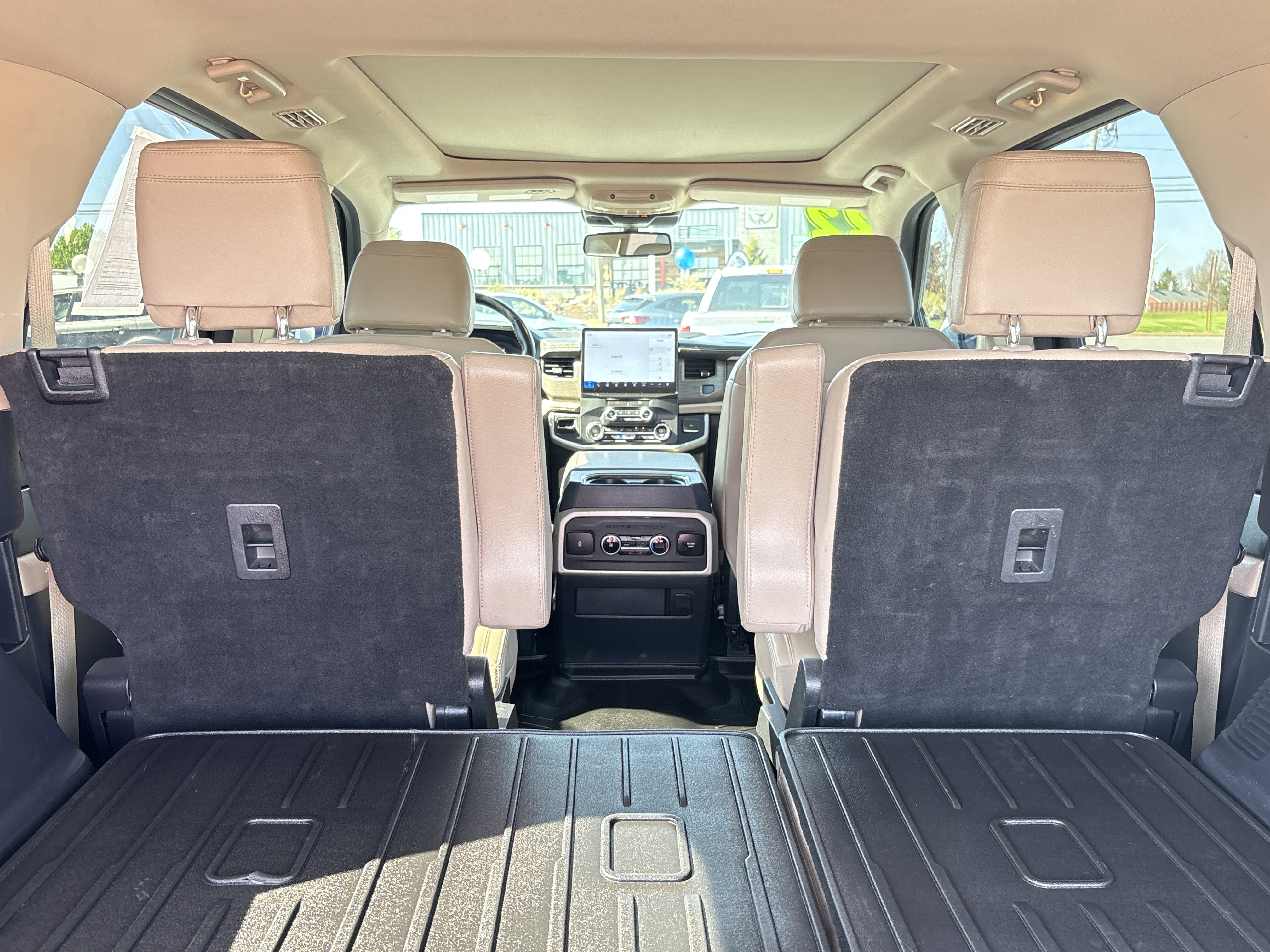 Certified 2022 Ford Expedition Limited AWD/4WD image 9