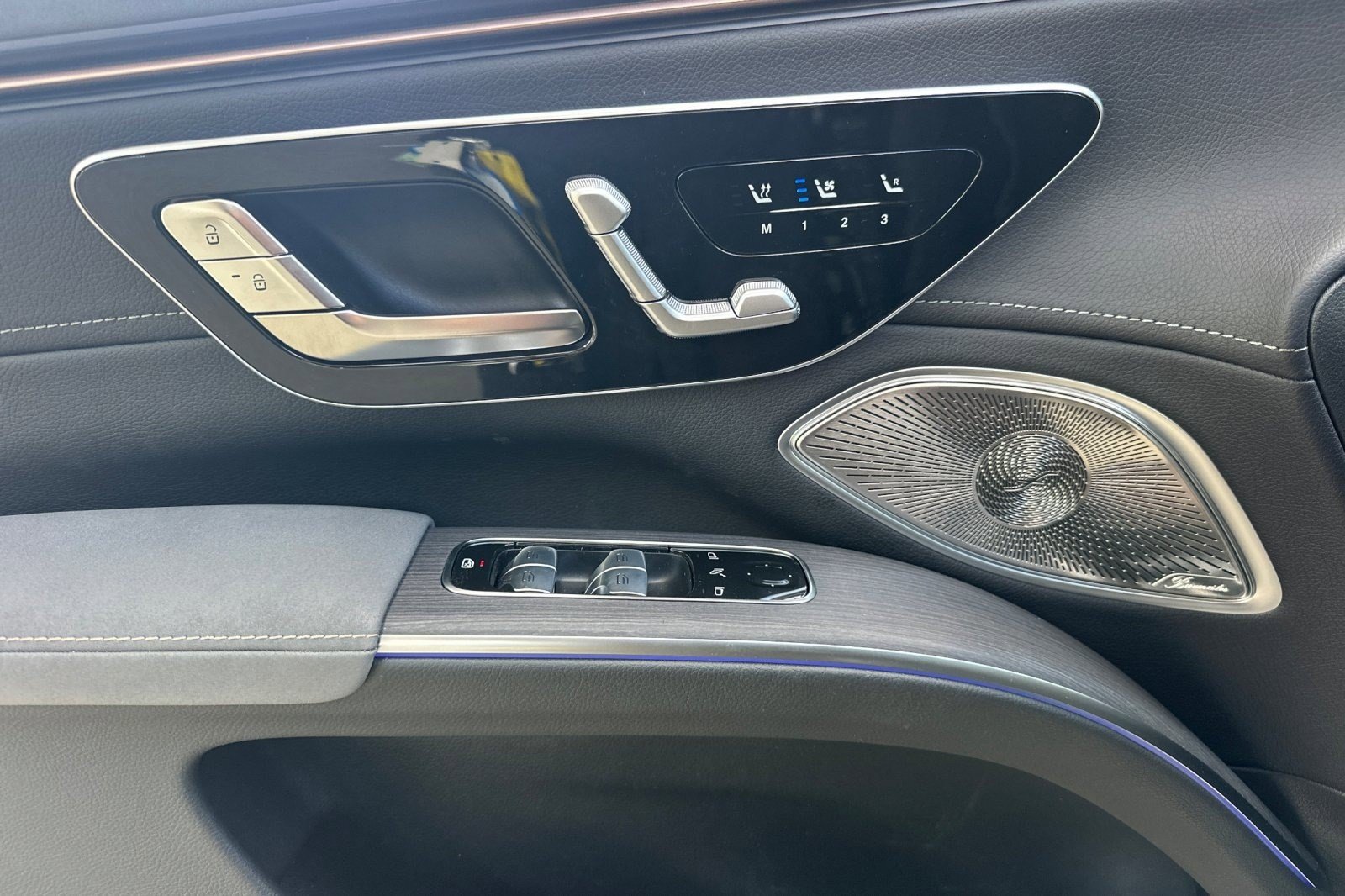New 2026 Mercedes-Benz EQS 400 4MATIC SUV image 13