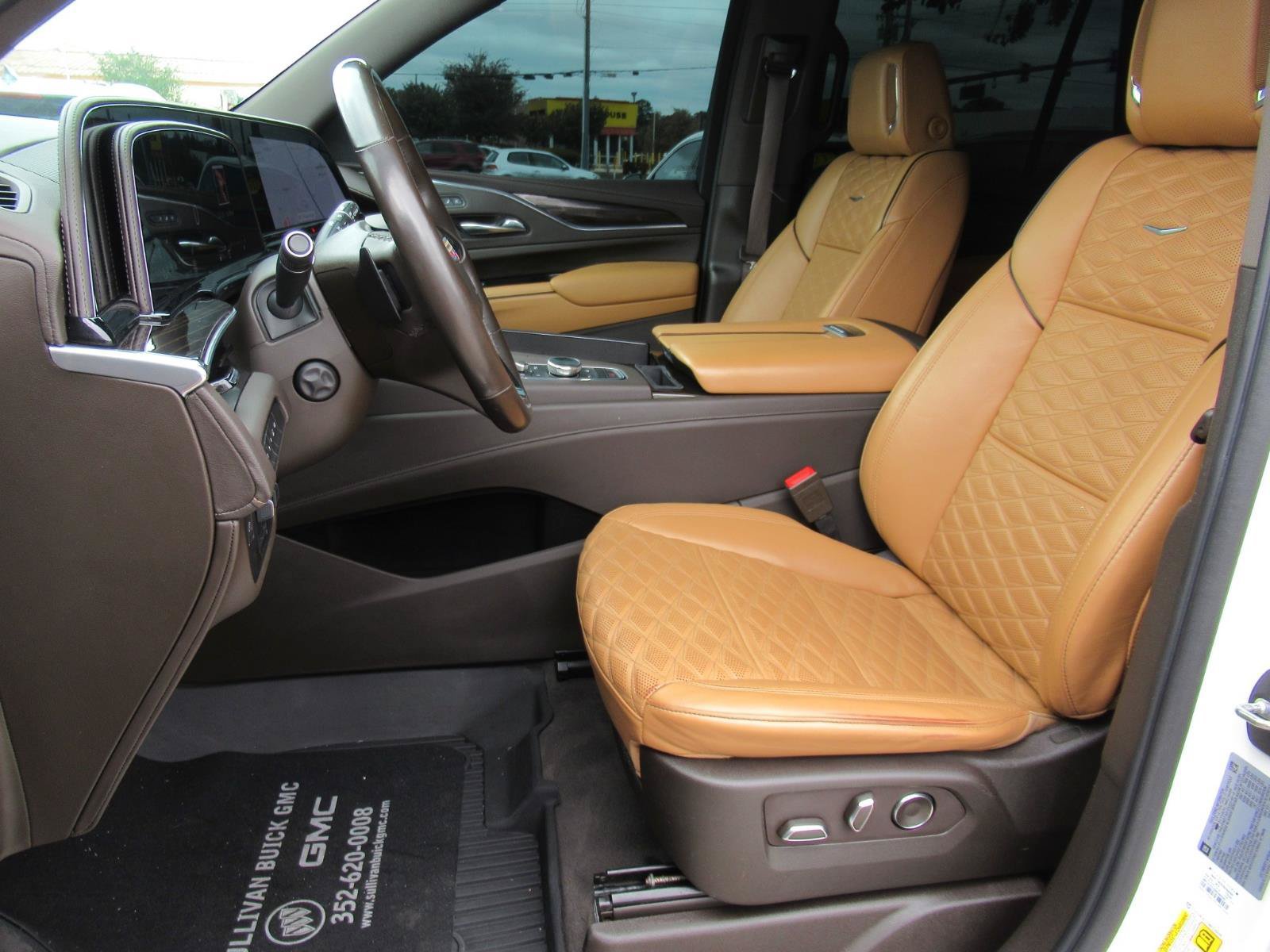 Used 2021 Cadillac Escalade Sport w/ LPO, ONYX Package AWD/4WD image 19