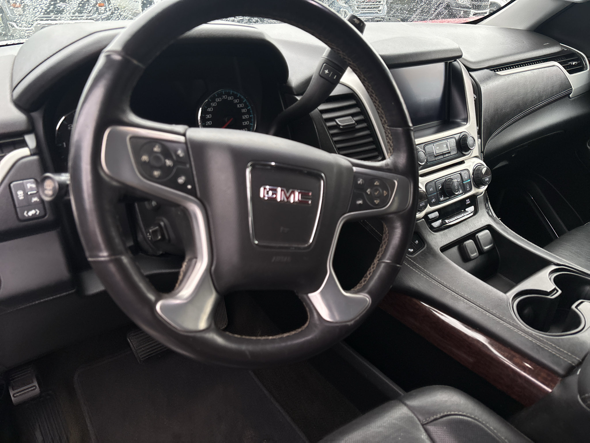 Used 2017 GMC Yukon SLT AWD/4WD image 8