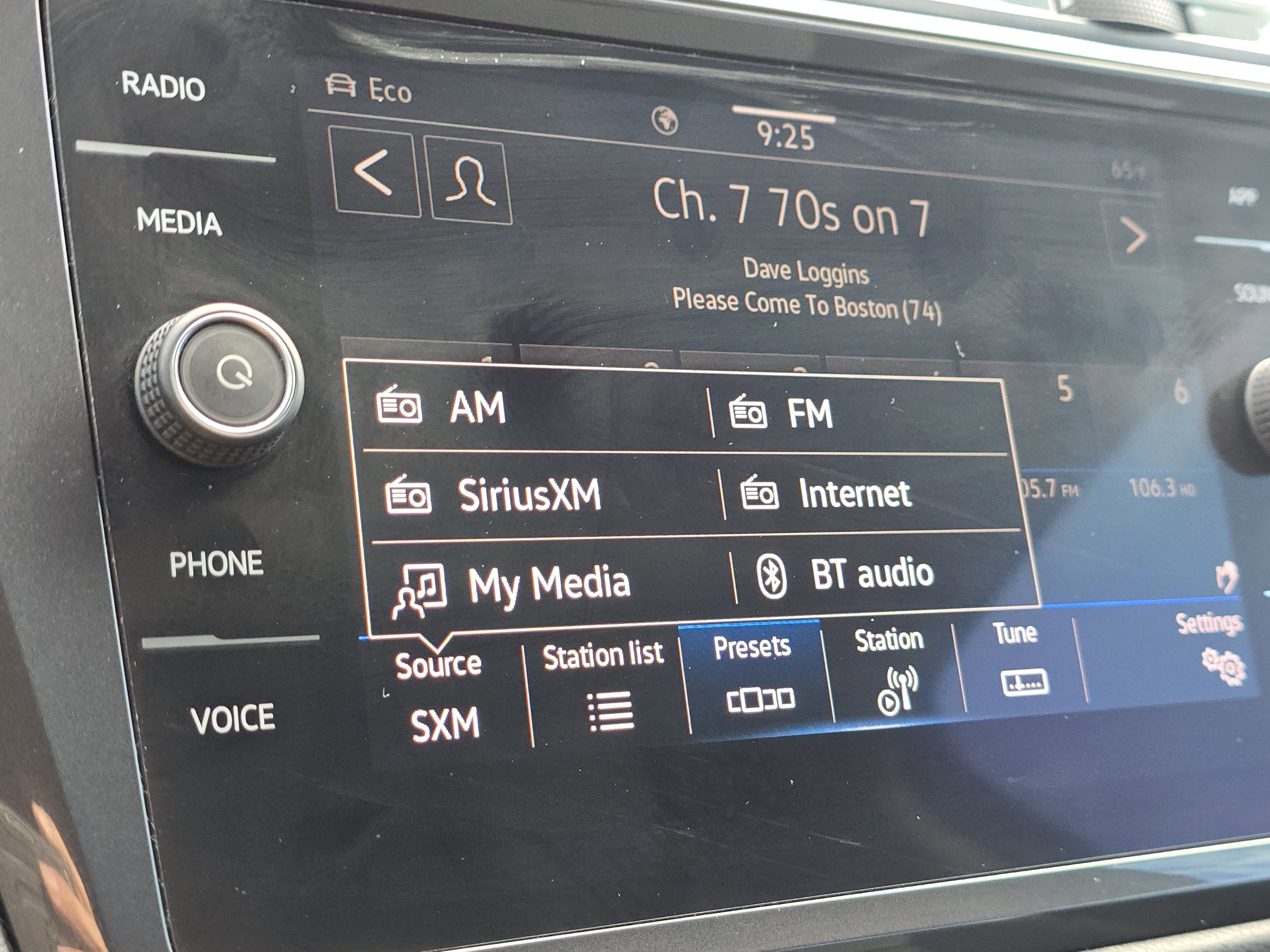 Used 2022 Volkswagen Tiguan SE image 24