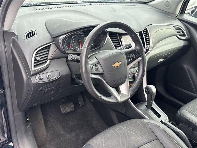 Certified 2022 Chevrolet Trax LT w/ LT Convenience Package image 14